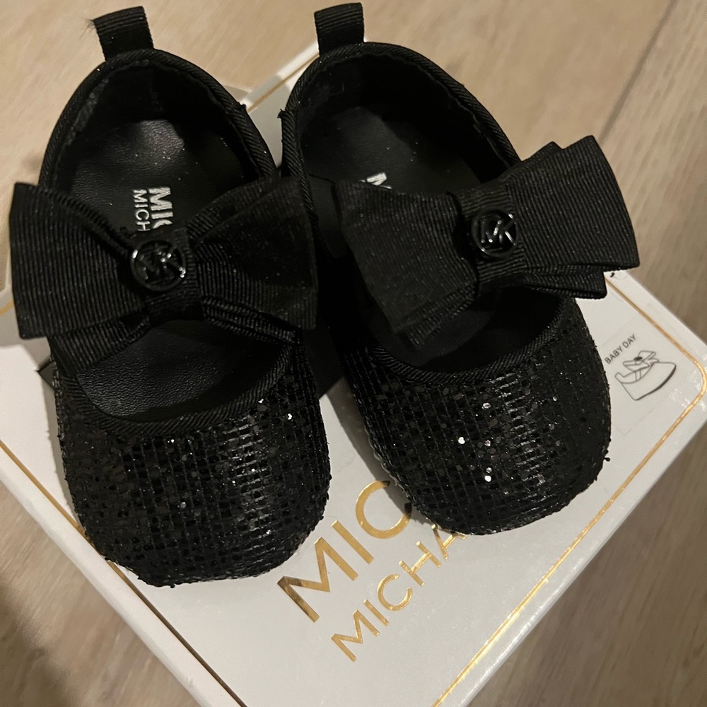 Michael kors 3-6 month sparkling bow crib shoe